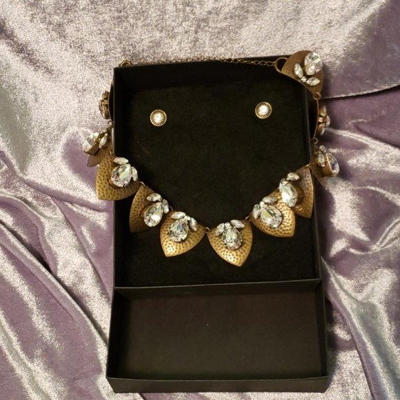 Jewelry - Gem Stone Choker Necklace & matching ea